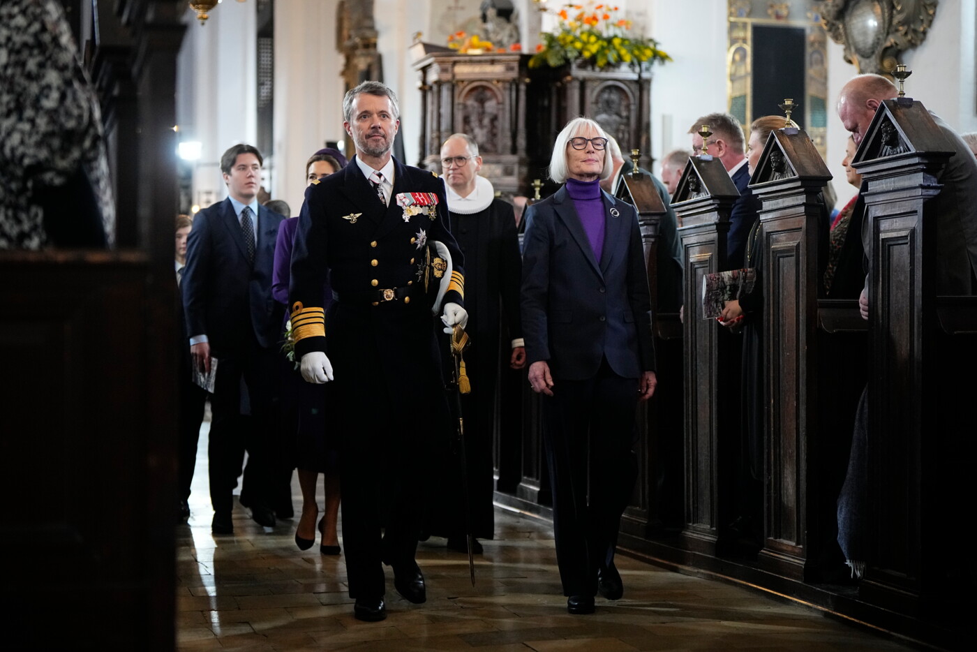 Kong Frederik forlader kirken efter festgudstjeneste 21.1.2024