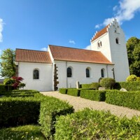 Vejlby Kirke.jpeg